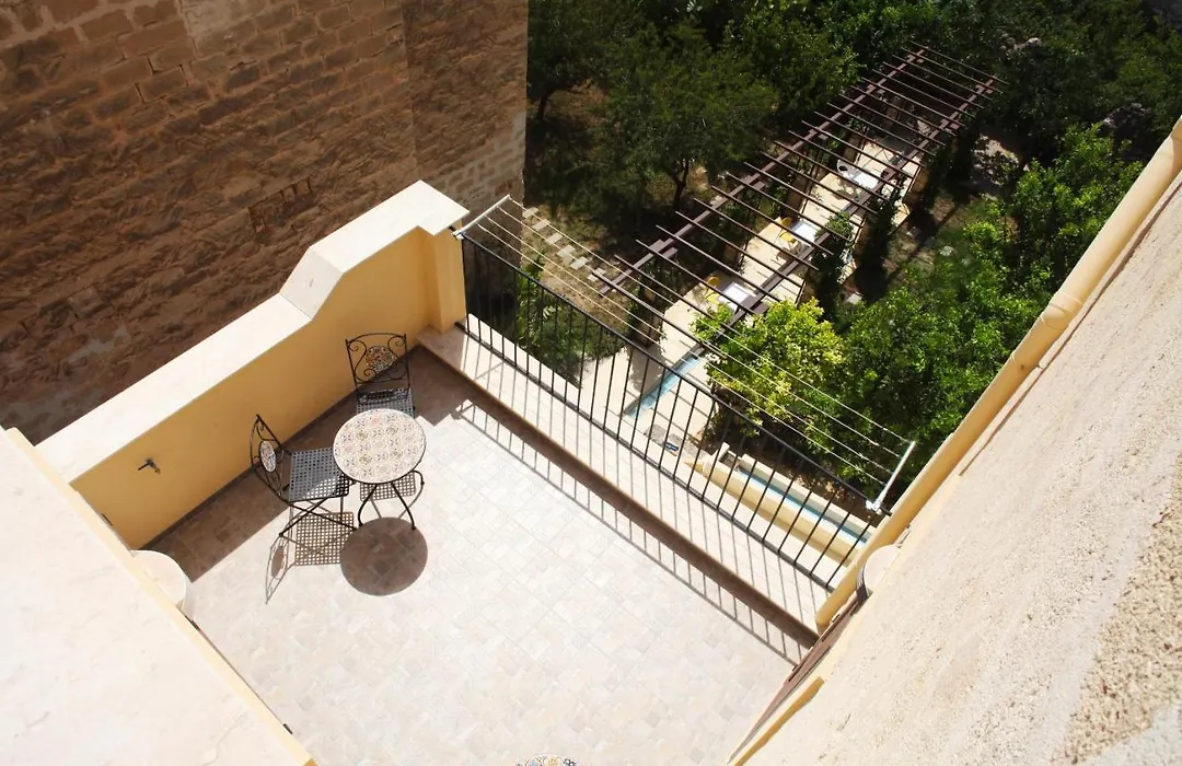 Gli Archi Garden Rooms-1